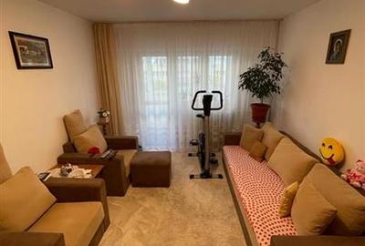Apartament cu 2 camere semidecomandat în Colentina