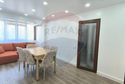 Apartament 3 camere de vânzare -Renovat complet - Micro 40 - 1