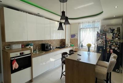 Apartament cu 2 camere decomandat, mobilat în Ferneziu