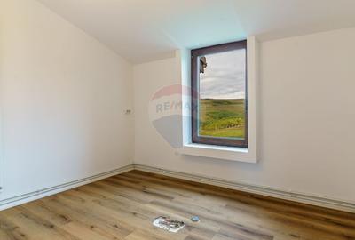 Teren 9.42 ha extravilan + casa 230 mp, COMISION 0% - 13