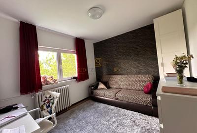 Apartament cu 3 camere semidecomandat în Drumul Găzarului