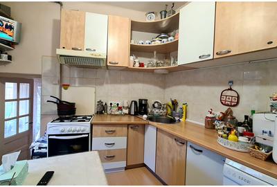 Refugiu cu suflet în inima Scheiului – casă  singur  curte și farmec autentic - 11