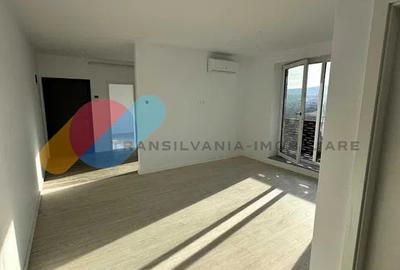 Apartament cu 3 camere semidecomandat în Chinteni