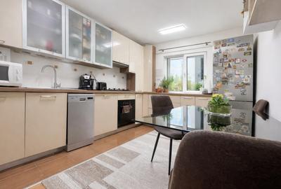 Apartament cu 3 camere decomandat în Zorilor