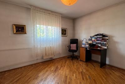 Casa Individuala - 10 Camere - Teren 990 MP - 288 MP utili - Gradina & Anexe - 17