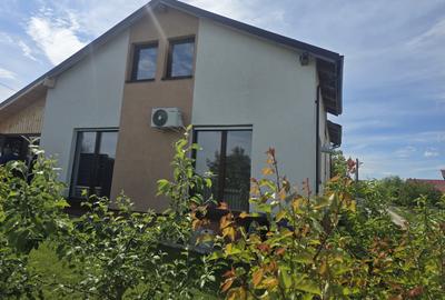 Casa individuală cu Panoramă, garaj și o terasă acoperită, Campenesti - 4