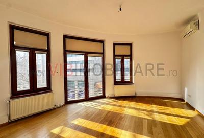 Apartament cu 6 camere decomandat în Victoriei