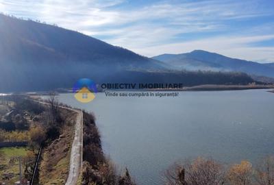 Casa si teren langa lacul Pangarati , mobilata si utilata - 1