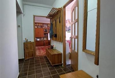 APARTAMENT 3 CAMERE ONESTI - 1