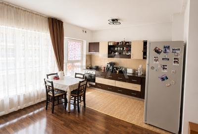 3 camere Titan decomandat,centrală,et. 5,an 2009,70 mp - 1