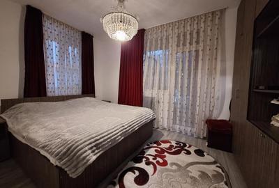 Apartament cu 3 camere semidecomandat, mobilat în Florești