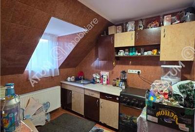 Apartament cu 3 camere decomandate la casa cu curte zona Trei Stejari - 4