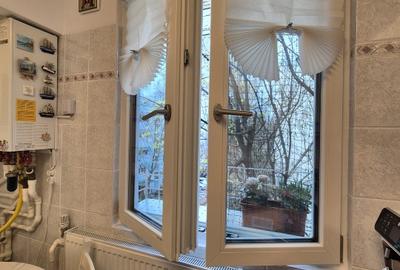 Apartament . decomandat 4 camere, cu  centrala, 2 locuri parcare - 12