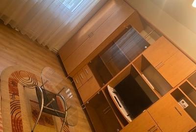 Apartament cu 2 camere semidecomandat, mobilat în Mihai Viteazul