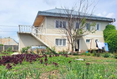 SERBANESTI, Casa P+1, 2002, compartimentata in 2 apartamente, Teren 700mp - 1