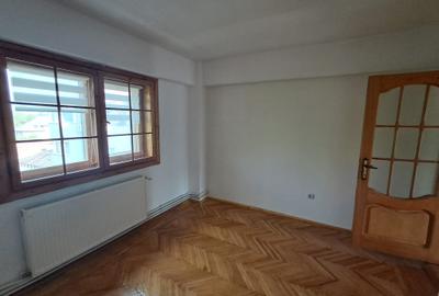 Apartament 2 camere Zona BCR - Cuza Voda - 55 mp - 4
