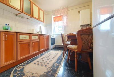 Apartament luminos cu vedere spre biserică, într-un cartier verde și liniștit. - 5