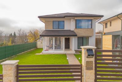 Vilă modernă cu vedere la lac, minicomplex inchis - 1