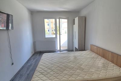 Închiriez apartament 1 camera etajul.1 - 2