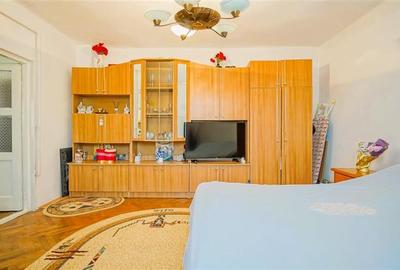 Casa spatioasa, ideala pentru 2 familii sau investitie. 2 corpuri de cladire, ga - 11