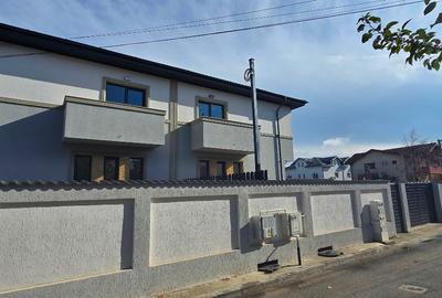 Casă Individuală Cuplată, 4 camere , Stradă asfaltată , Toate utilitățile - 2