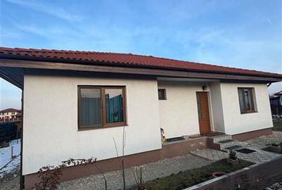 Casă individuală cu 4 camere în Stupini