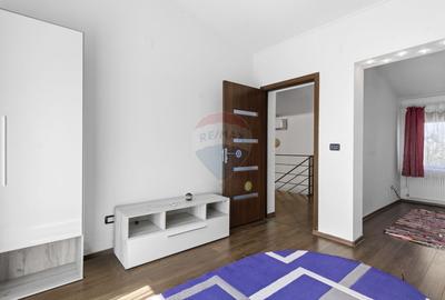 Casă cu 5 camere de inchiriat in Sofronea,Arad - 16