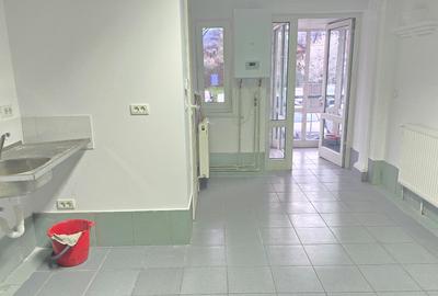 Inchiriez spatiu in Deva, zona Spitalul Judetean, suprafata utila  20 mp - 4