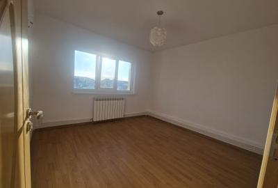 Navodari (Sud)- 2 camere decomandate, centrala gaze, liber -65.000euro - 14