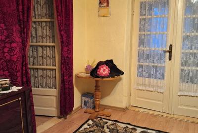 Casa  si curte, un singur nivel - 11