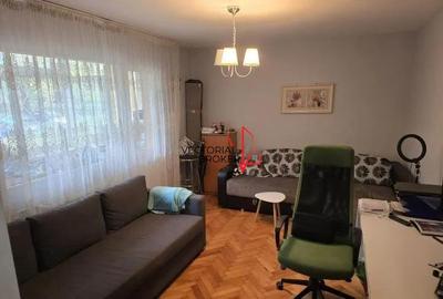 Apartament cu 3 camere decomandat în Dristor