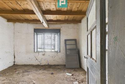 Casă modestă cu 3 camere de renovat în Mișca - 7