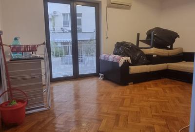 Magheru, ultracentral, vanzare apartament 2 camere, 47 mp totali, renovat,