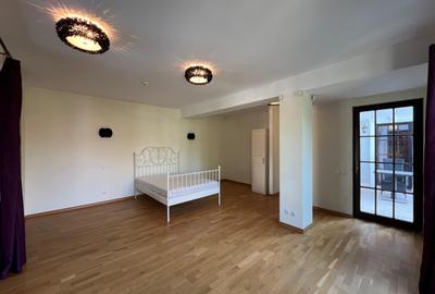 VILA DEOSEBITA / SPATII GENEROASE / CURTE PROPRIE - 33