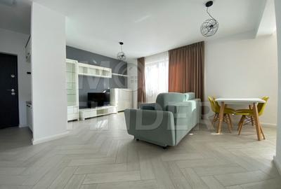 Apartament cu 3 camere semidecomandat, mobilat în Europa