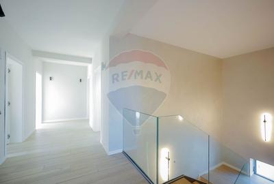 De vânzare Vilă cu 8 camere în Sânmartin, 290 mp util, teren 1100 mp - 28