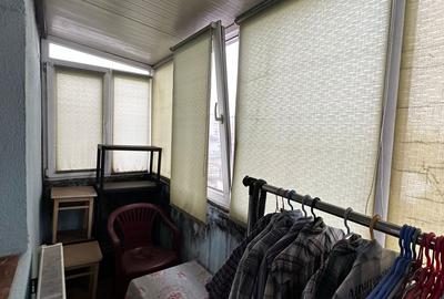 Apartament 2 camere decomandate zona Poarta 6 - 8