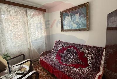 Apartament cu 3 camere de închiriat - 1