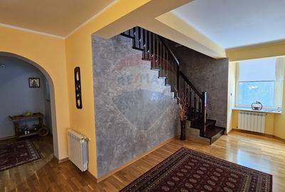 Casă / Vilă de lux cu 8 camere de vânzare in Obcini, Suceava - 7