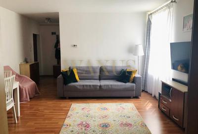 Apartament cu 3 camere semidecomandat, mobilat în Florești