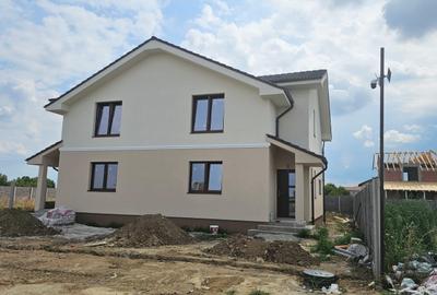 Duplex cu finisaje personalizate în Moșnița Nouă - 140.000 euro, Comision 0%