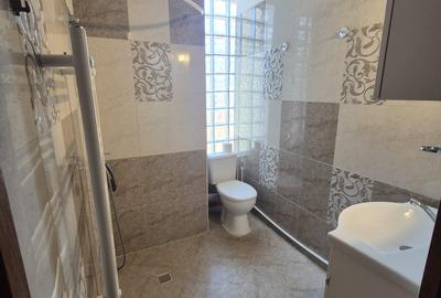 Apartament la casa, 4 camere in Schei - 14