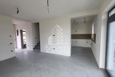 Casă individuală cu 5 camere în Săcălaz