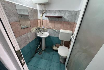 Garsoniera 12mp , de vanzare, zona Sud, etaj 4 / 4 - 8