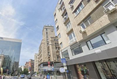 Apartament cu 4 camere semidecomandat în Calea Victoriei