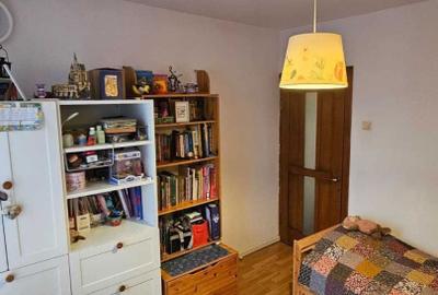 Apartament cu 3 camere decomandat, mobilat în Tineretului