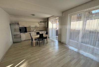 Apartament cu 3 camere semidecomandat, mobilat în Florești
