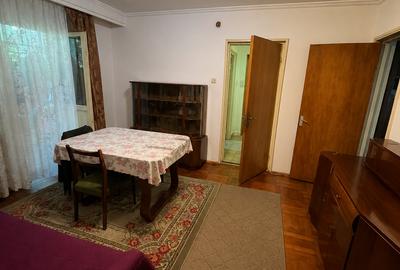 Apartament cu 3 camere semidecomandat în Trivale