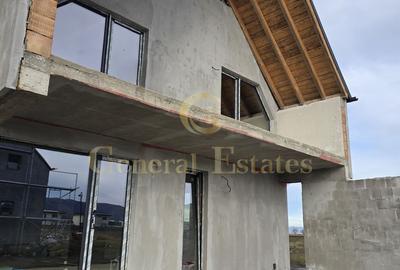 Casă individuală cu 4 camere în Cristian