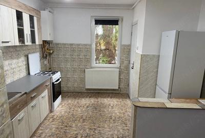 Apartament cu 2 camere decomandat în Pandurilor